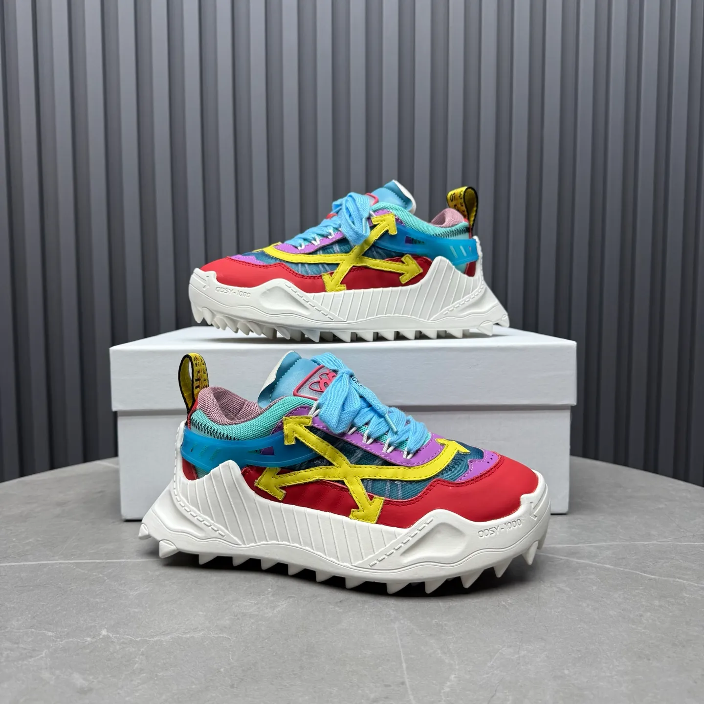 【OFF WHITE】P: 680💰Couple model, Size: Female 35-40; Male 39-44 (customized at 45.46) 2025SS trendy brand OFF WHITE classic popular model, combined outsole, official website original 1:1 developed top-level copy, ️Selected imported high-mercerized matte cowhide splicing breathable mesh ✔️Breathable lining, breathable and comfortable, simple and personalized design, official website rubber outsole.